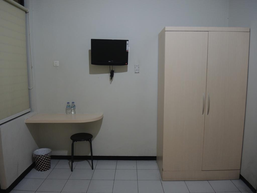 Swk 95 Hotel Surabaya Zimmer foto