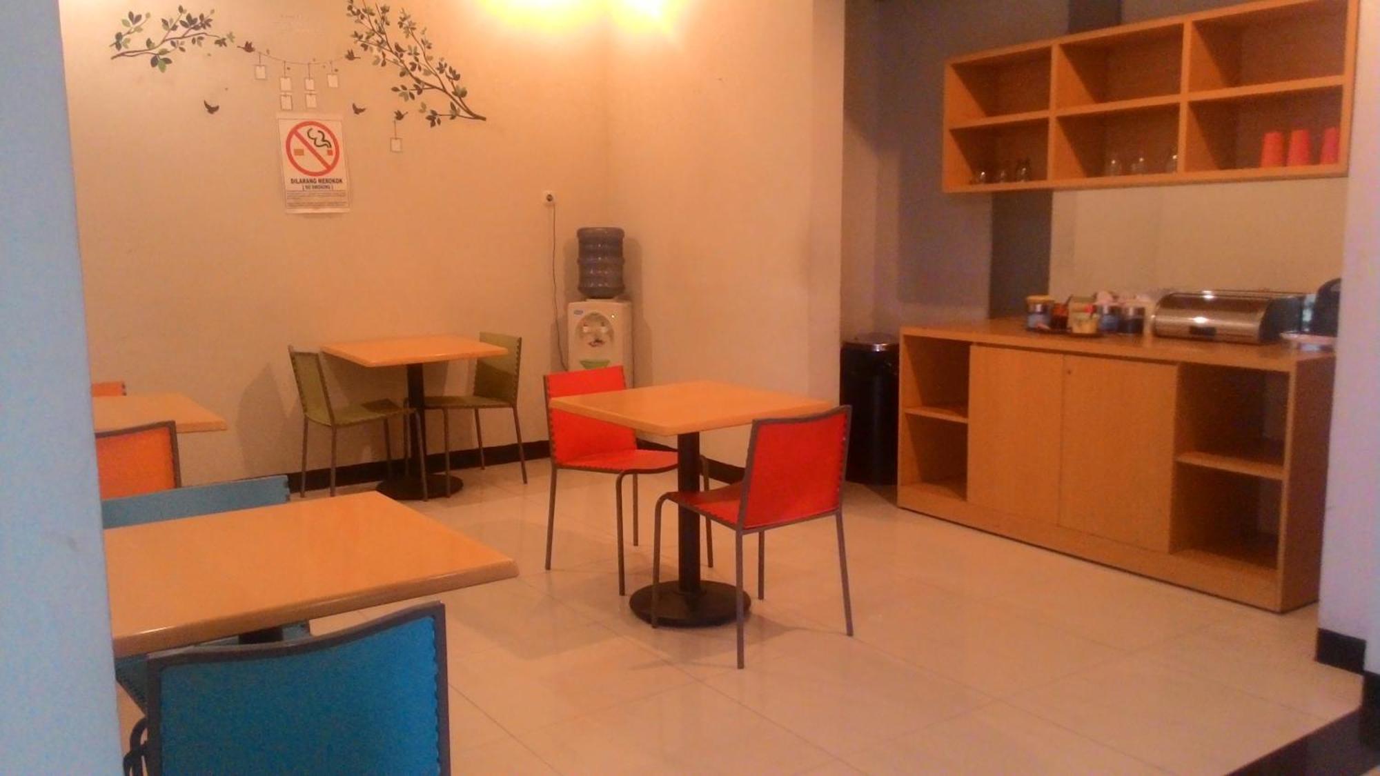 Swk 95 Hotel Surabaya Exterior foto