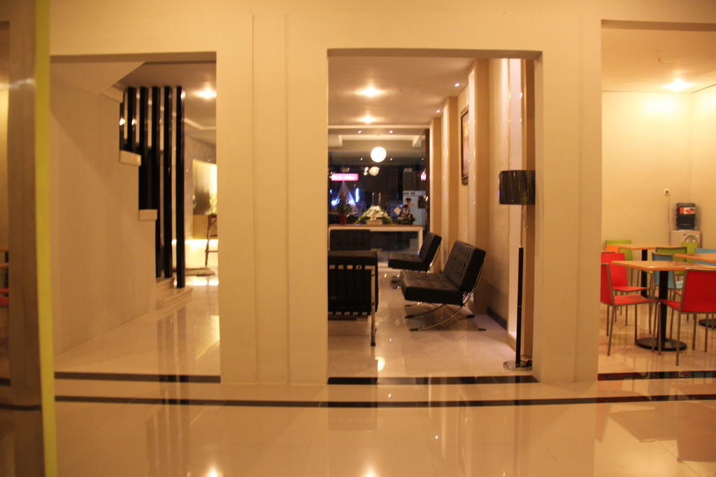 Swk 95 Hotel Surabaya Exterior foto